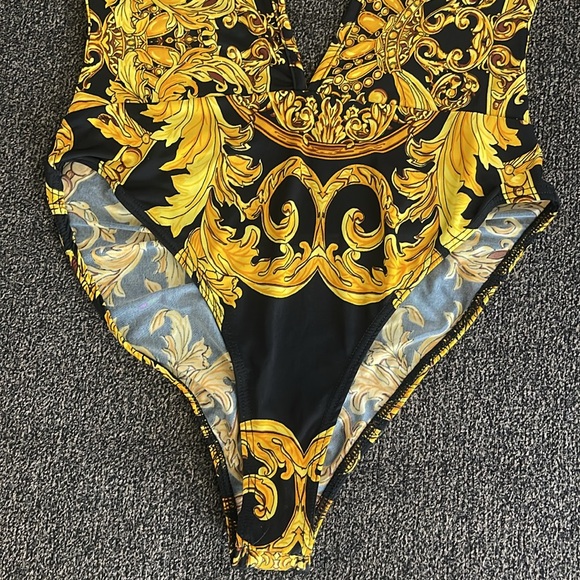FASHION NOVA ROYALTY SUNSUIT SET Style FN 30537 Black & Gold Sz M New with tags - Picture 7 of 17